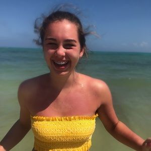 Meet your Posher, Ella